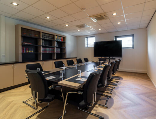 Bibliotheekkamer 073 Meeting Company Den Bosch met scherm