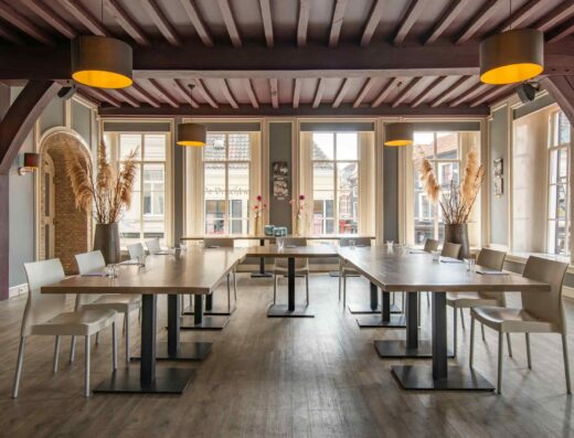 U-opstelling van de Havermarktzaal in Boven Breda
