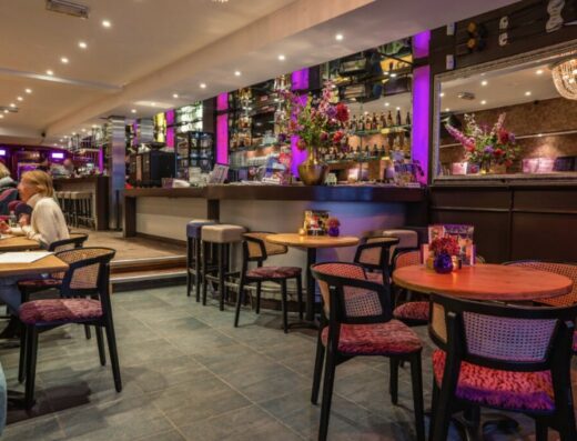 Flexwerken bij Café Cinq in Den Bosch, uitzicht op de St-Jan, Parade
