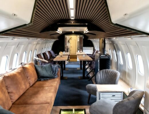 Vergaderen in Het Vliegtuig in Veen