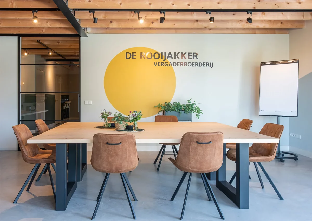 vergaderboerderij-de-rooijakker-ruime-tafel