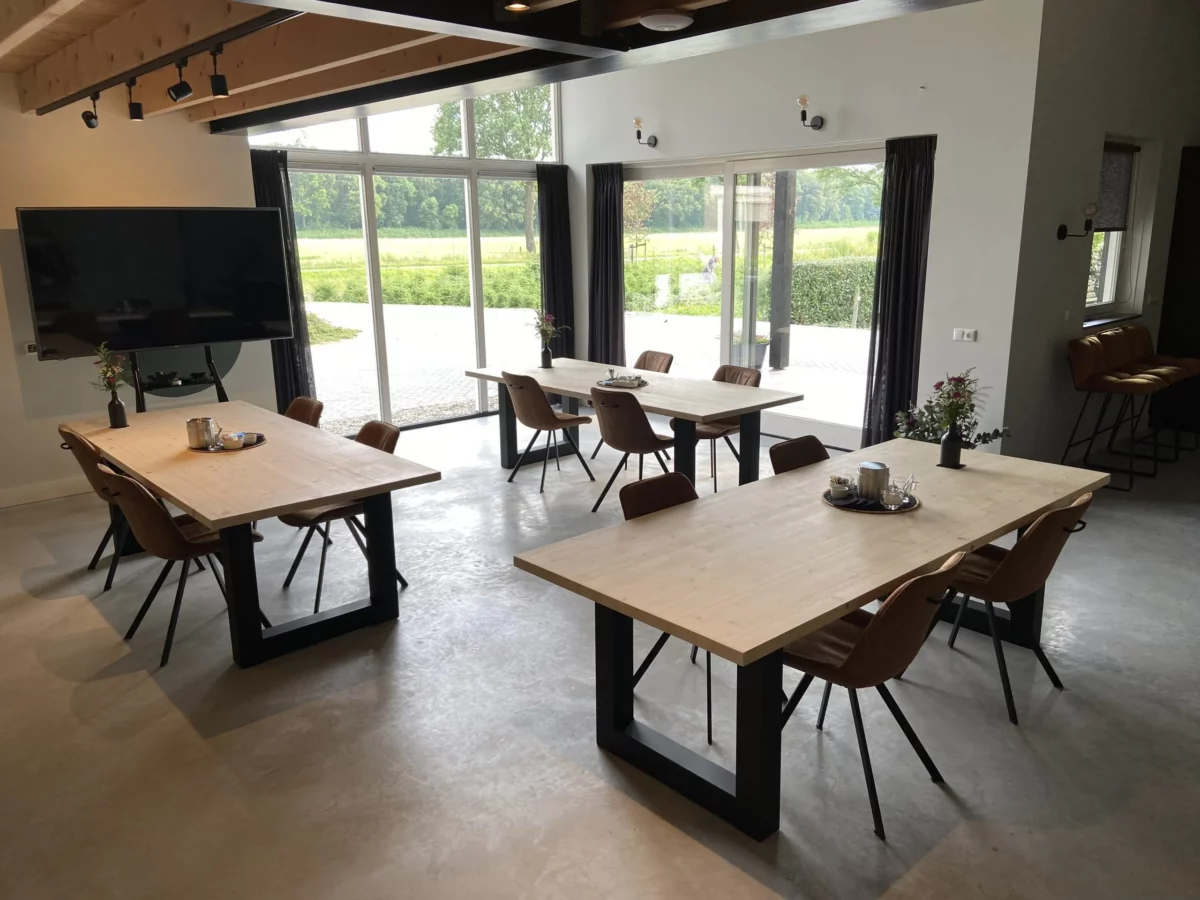 vergaderboerderij-rooijakker-meerdere-tafels